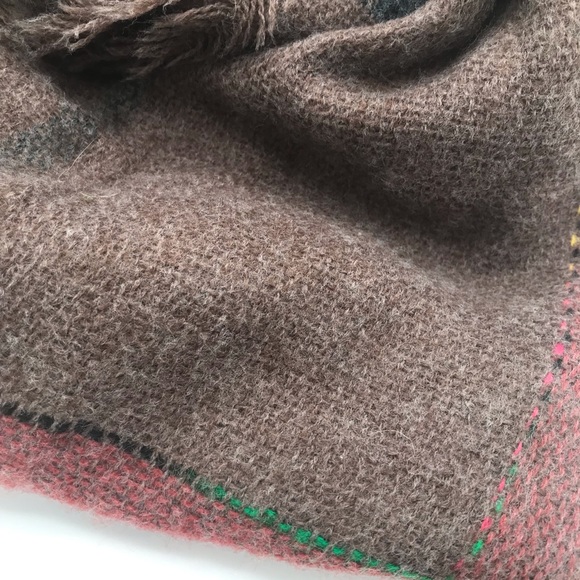 NWT True North Brown Plaid Knitted Scarf - Picture 5 of 6